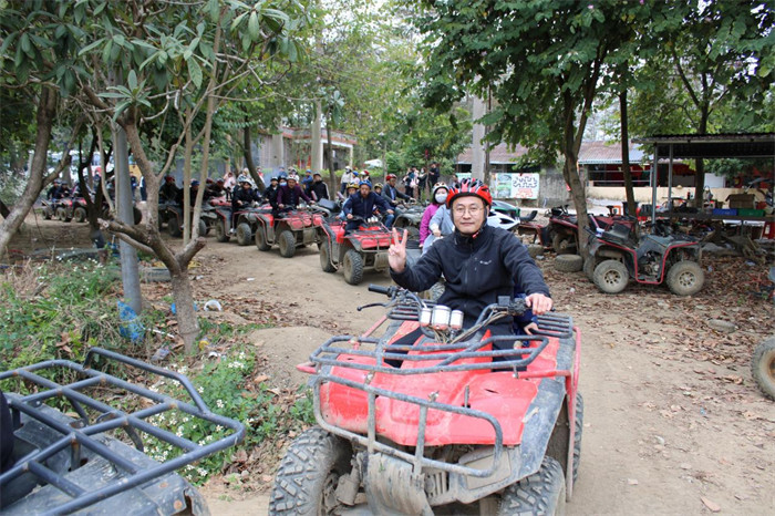 歡樂(lè)團(tuán)建