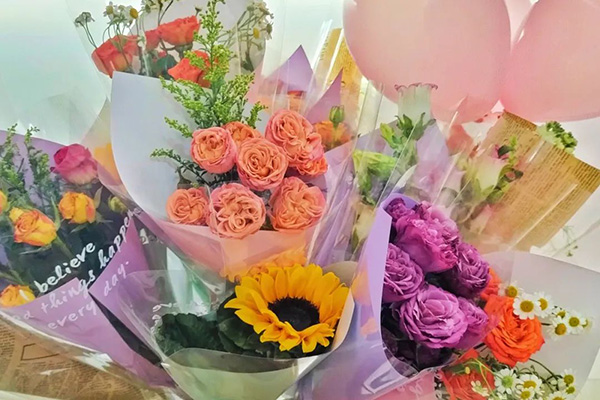 女神節(jié)丨祝你向陽而生，光芒萬丈！